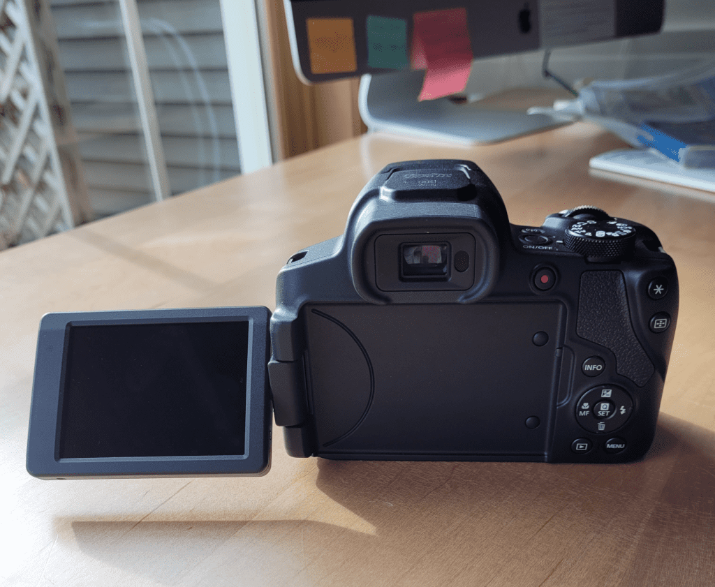 Canon PowerShot SX70 HS camera variable monitor